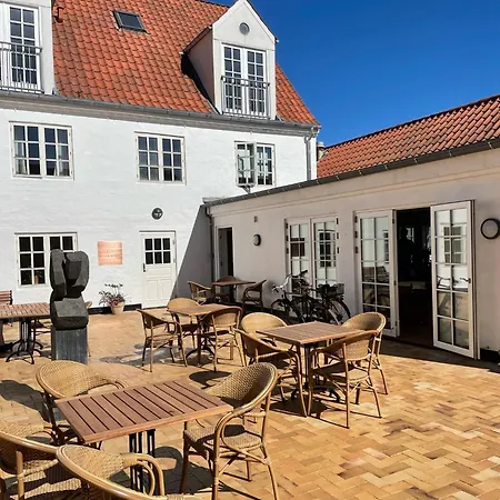 Maris Hotel